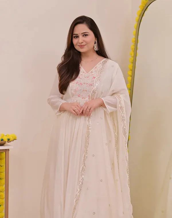 White_Elegant_Design_Embroidered_Georgette_Anarkali_Suit_Set_With_Dupatta_For_Women