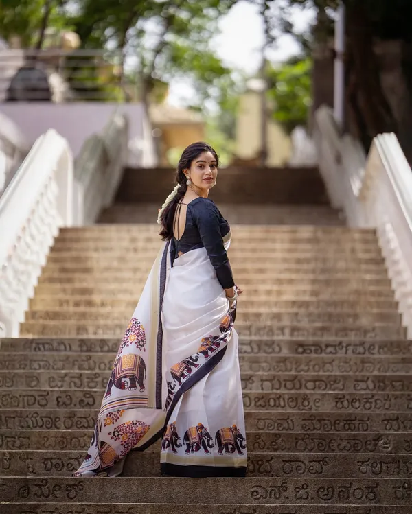 White_Elegant_Design_Linen_Blend_Saree_For_Women