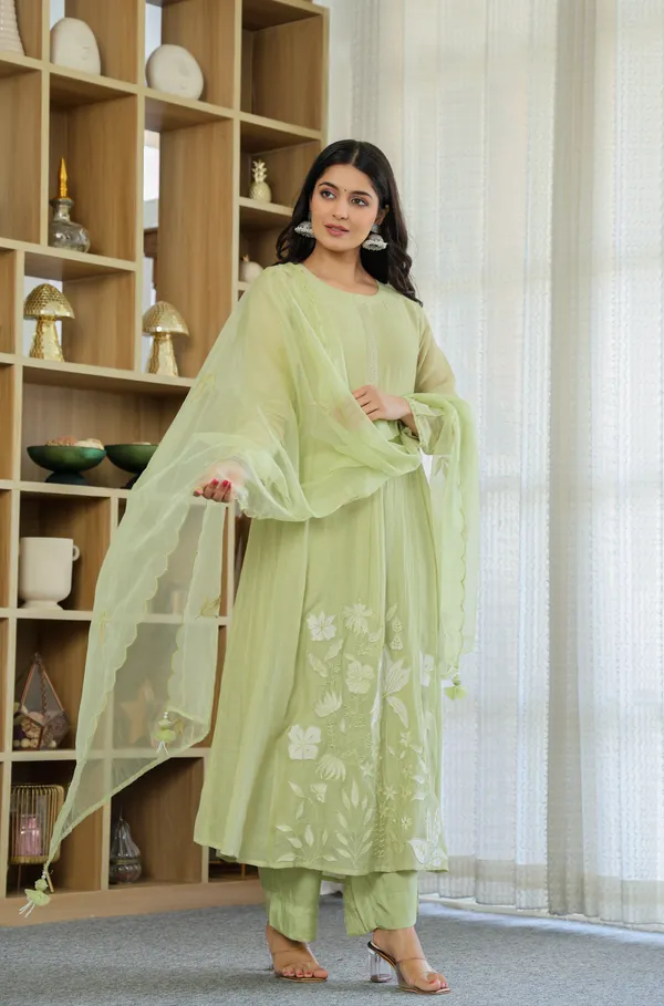 Green_Elegant_Design_Embroidered_Georgette_Anarkali_Suit_Set_With_Dupatta_For_Women