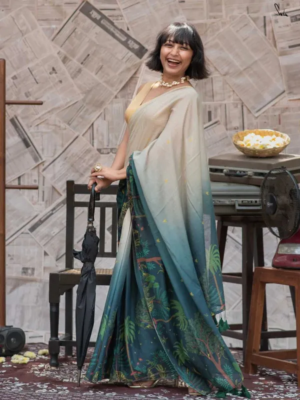 Cream_Blue_Elegant_Design_Chiffon_Saree_For_Women