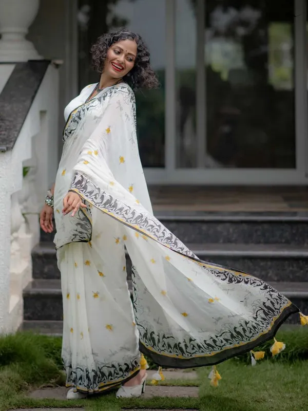 White_Elegant_Design_Linen_Saree_For_Women