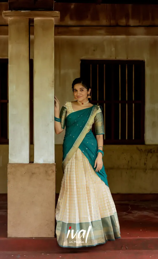 Green_Elegant_Design_Silk_Blend_Half_Saree_For_Women