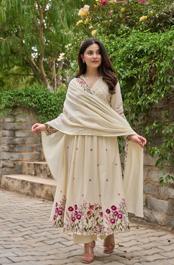 Cream_Elegant_Design_Embroidered_Georgette_Anarkali_Suit_Set_With_Dupatta_For_Women