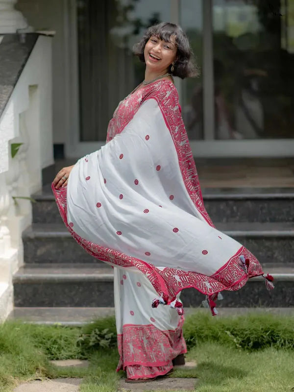 White_Elegant_Design_Cotton_Saree_For_Women