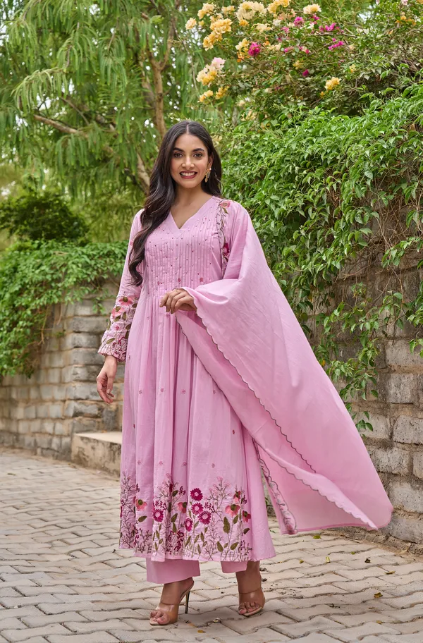 Pink_Elegant_Design_Embroidered_Georgette_Anarkali_Suit_Set_With_Dupatta_For_Women