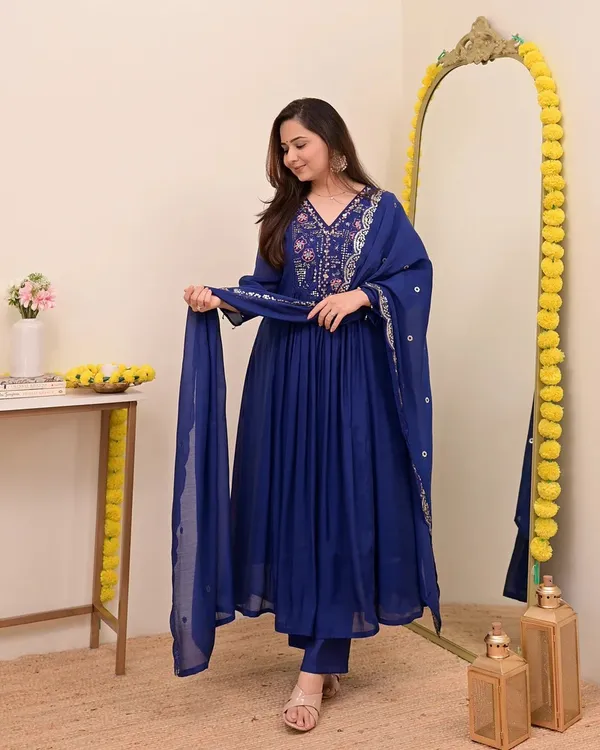 Blue_Elegant_Design_Embroidered_Georgette_Anarkali_Suit_Set_With_Dupatta_For_Women