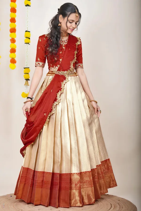 Red_And_Gold_Elegant_Design_Embroidered_Silk_Blend_Half_Saree_With_Dupatta_For_Women