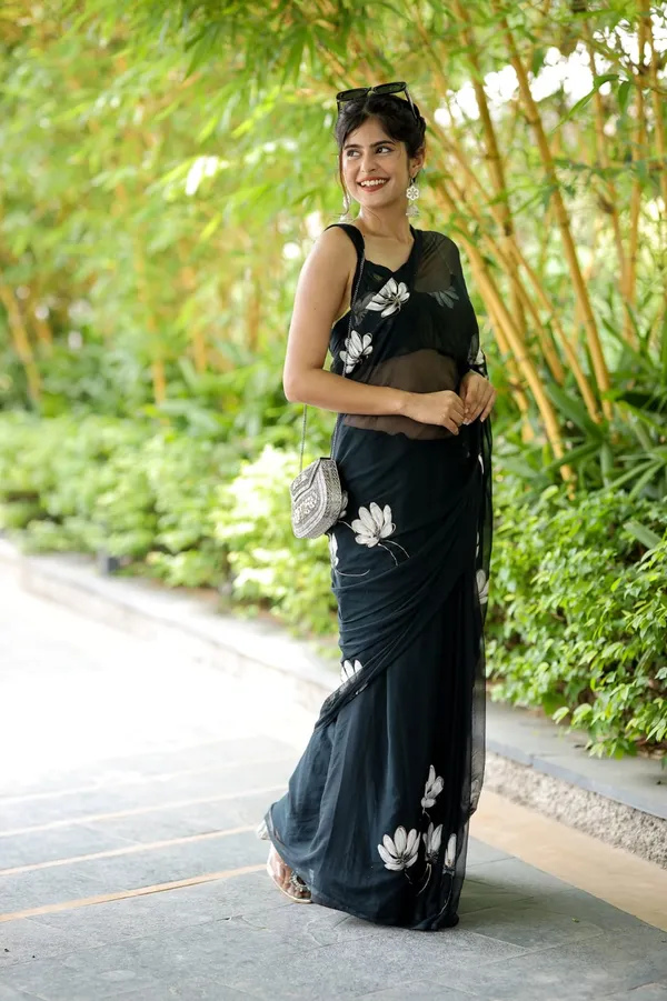 Black_Elegant_Design_Embroidered_Net_Saree_For_Women