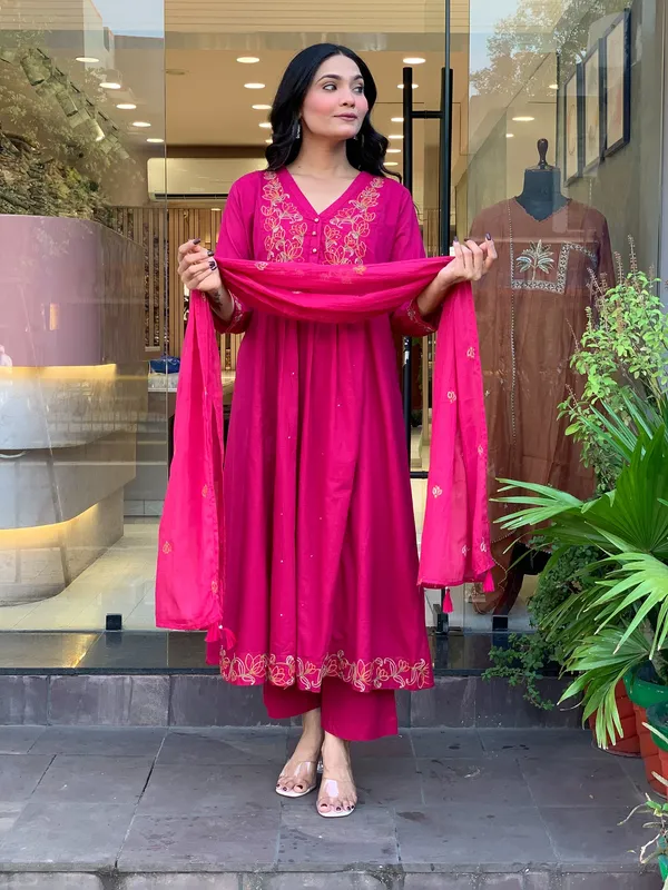Pink_Chanderi_Silk_Kurti_Pant_And_Dupatta_Set_For_Women