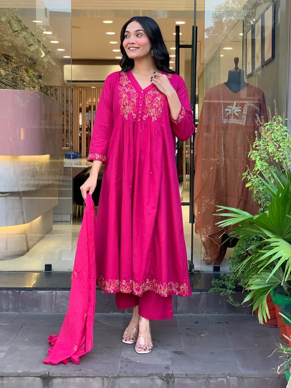 Pink_Chanderi_Silk_Kurti_Pant_And_Dupatta_Set_For_Women
