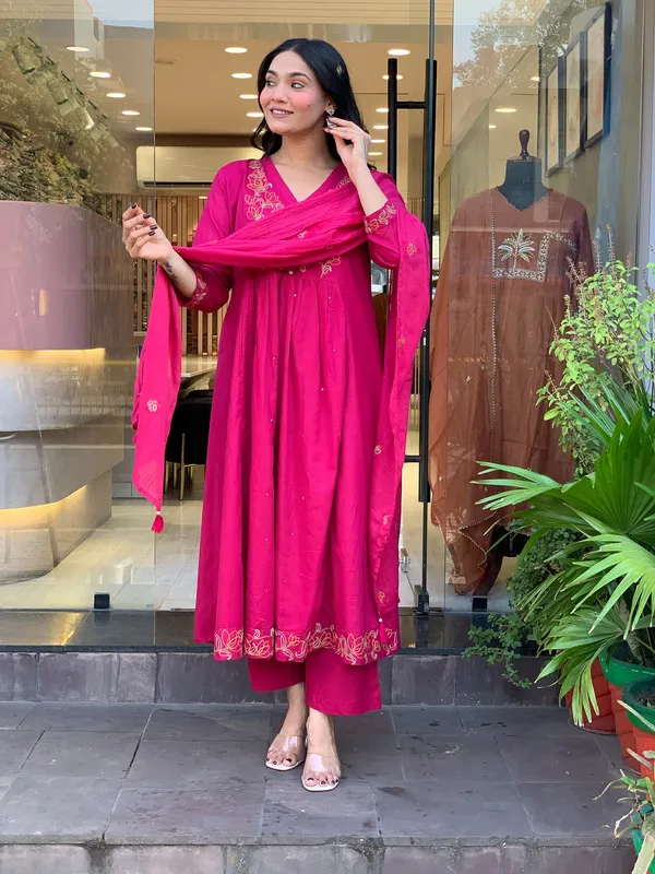 Pink_Chanderi_Silk_Kurti_Pant_And_Dupatta_Set_For_Women