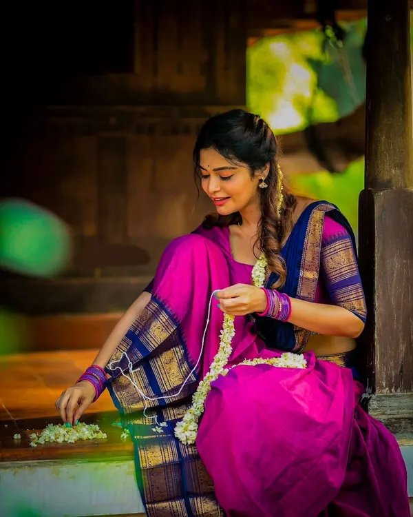 Navy_Blue_And_Magenta_Elegant_Design_Banarasi_Silk_Half_Saree_For_Women