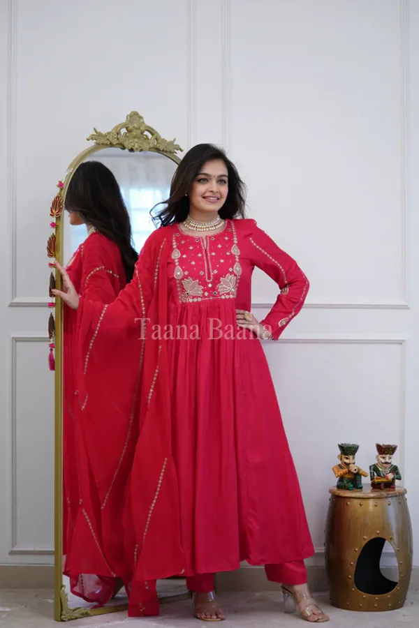 Pink_Chanderi_Silk_Kurti_Pant_And_Dupatta_Set_For_Women