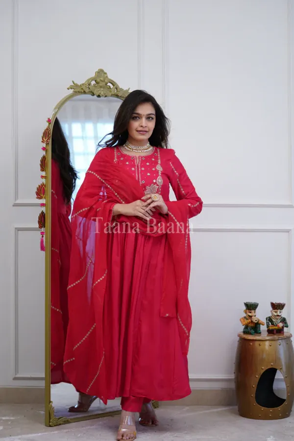 Pink_Chanderi_Silk_Kurti_Pant_And_Dupatta_Set_For_Women