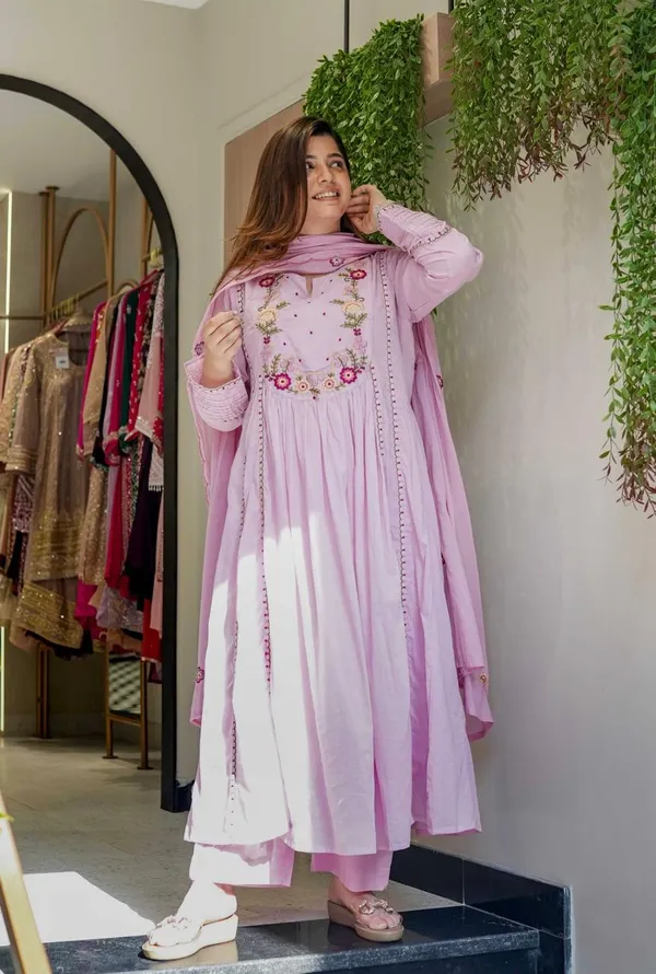 Pink_Elegant_Design_Embroidered_Georgette_Anarkali_Suit_Set_For_Women