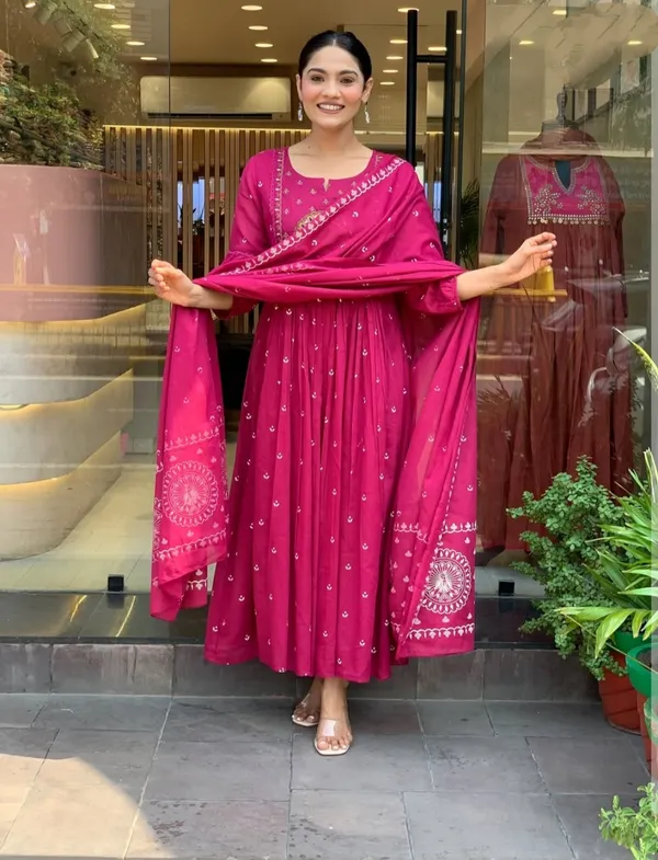 Pink_Elegant_Design_Embellished_Georgette_Anarkali_Suit_Set_With_Dupatta_For_Women
