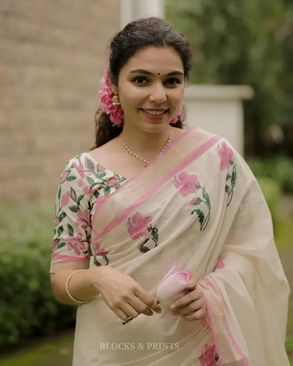 White_And_Pink_Elegant_Design_Embroidered_Organza_Saree_For_Women