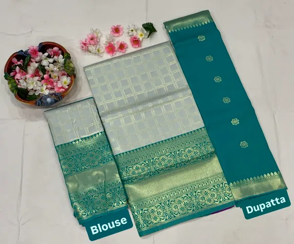 Green_Elegant_Design_Silk_Blend_Half_Saree_For_Women