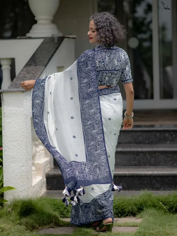 Blue_And_White_Elegant_Design_Cotton_Saree_For_Women