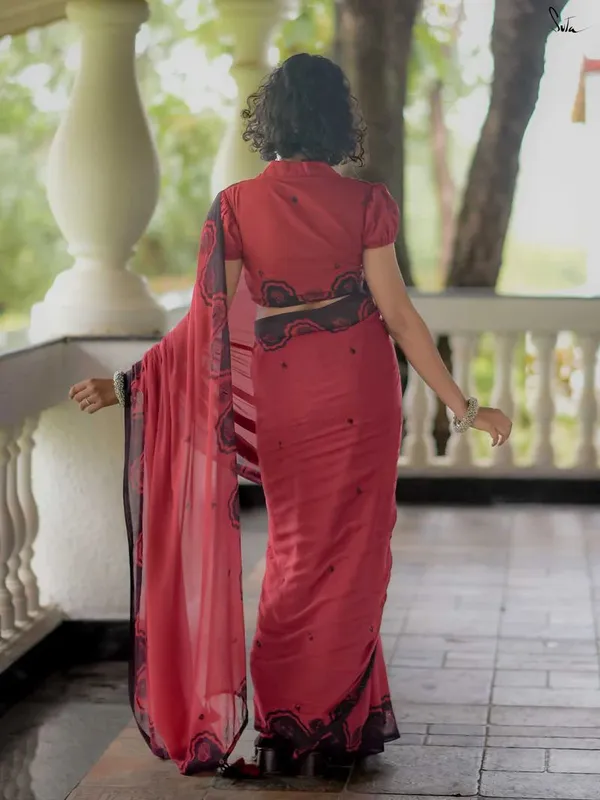 Red_Elegant_Design_Georgette_Saree_For_Women