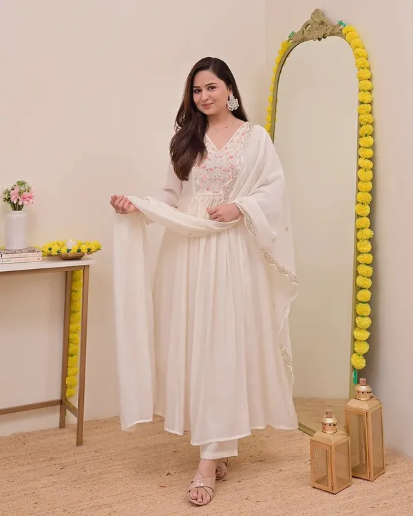 White_Elegant_Design_Embroidered_Georgette_Anarkali_Suit_Set_With_Dupatta_For_Women