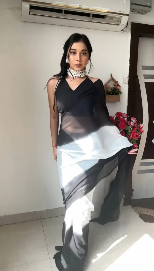 Black_Elegant_Design_Chiffon_Saree_For_Women