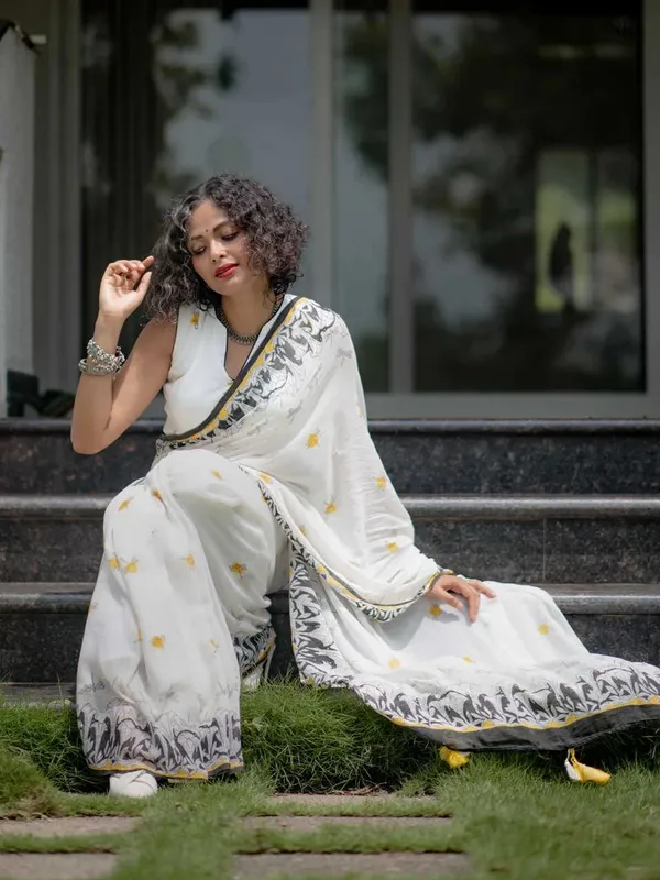 White_Elegant_Design_Linen_Saree_For_Women