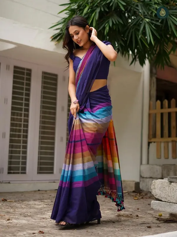 Blue_Elegant_Design_Chiffon_Saree_For_Women