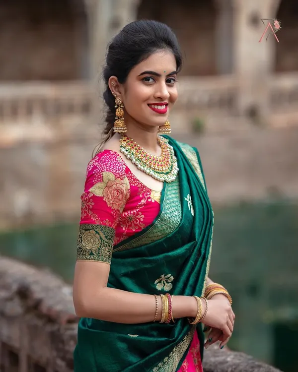 Pink_And_Green_Elegant_Design_Brocade_Silk_Half_Saree_With_Dupatta_For_Women