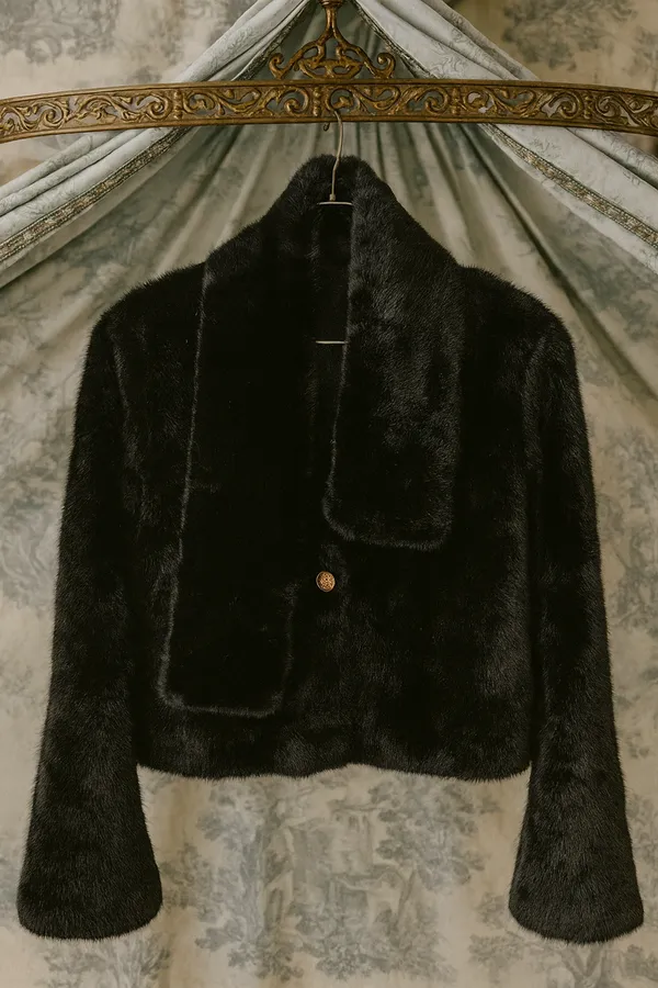 Black_Furry_Coat_For_Women