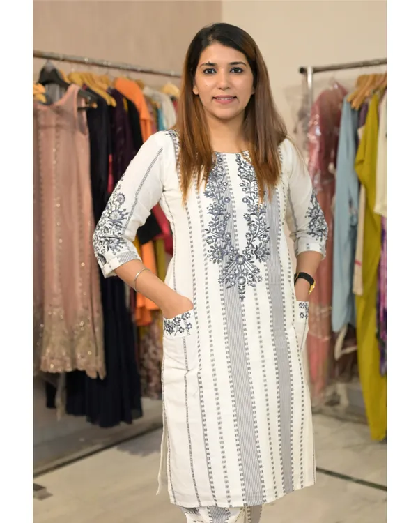 White_Elegant_Design_Printed_Cotton_Co-Ord_Set_For_Women