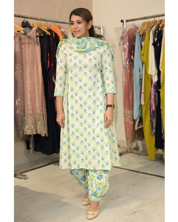 Green_Elegant_Design_Pure_Cotton_Suit_For_Women