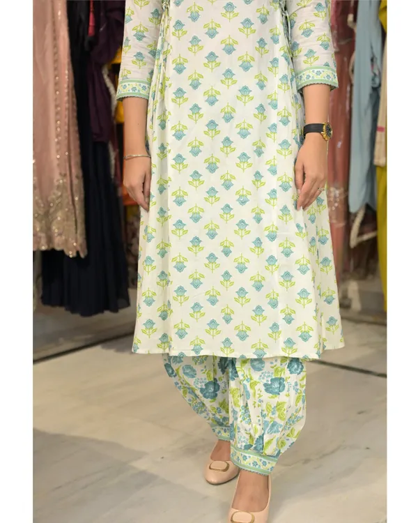 Green_Elegant_Design_Pure_Cotton_Suit_For_Women