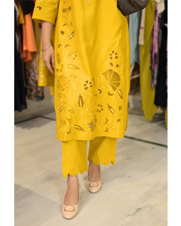Yellow_Elegant_Design_Cutwork_Suit_Set_For_Women
