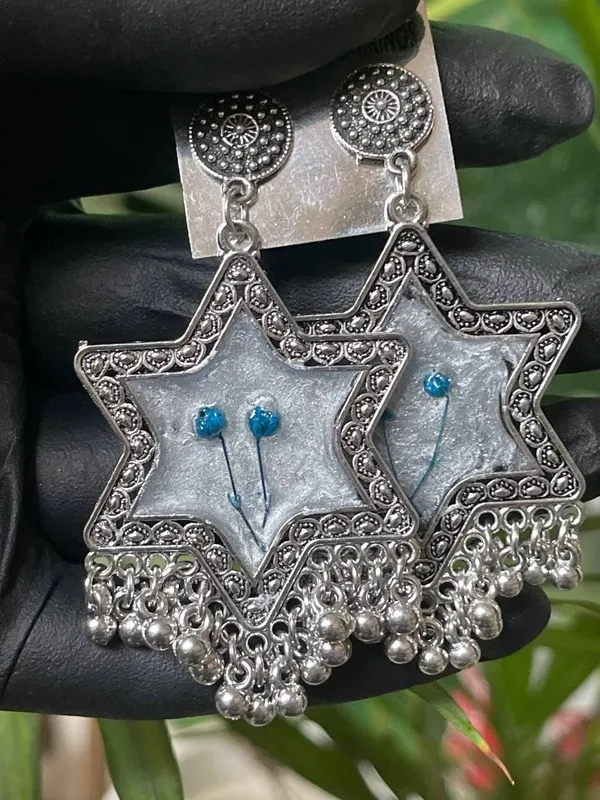 Silver_&_Blue_Handmade_Resin_Jhumka_Star_With_Baby_Breath_Jhumki_Earring