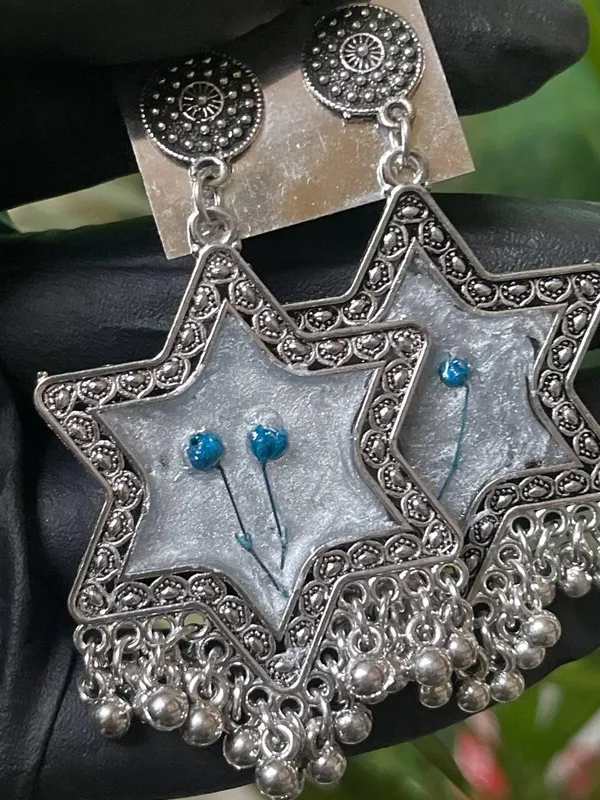 Silver_&_Blue_Handmade_Resin_Jhumka_Star_With_Baby_Breath_Jhumki_Earring