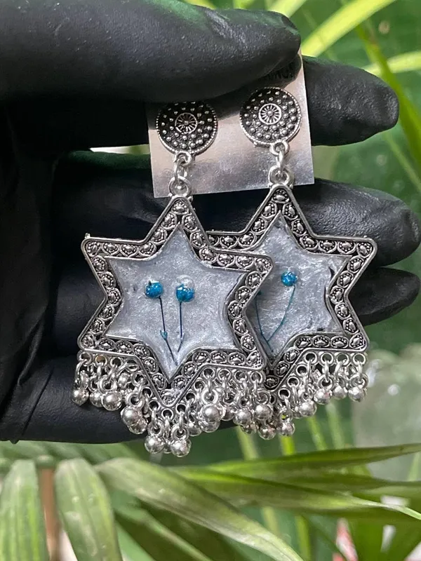 Silver_&_Blue_Handmade_Resin_Jhumka_Star_With_Baby_Breath_Jhumki_Earring