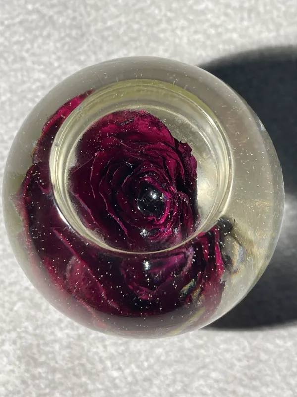 Red_Resin_T-Light_Holder_With_Real_Rose_64_MM