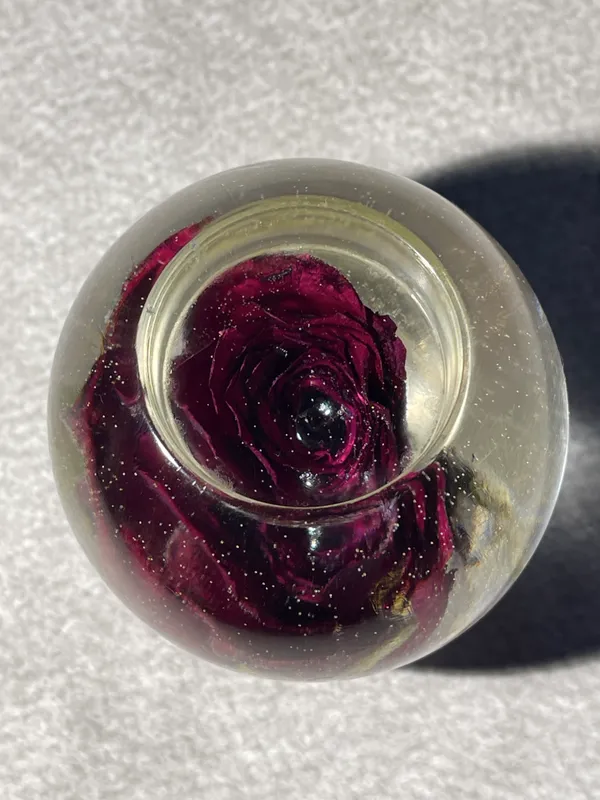 Red_Resin_T-Light_Holder_With_Real_Rose_64_MM