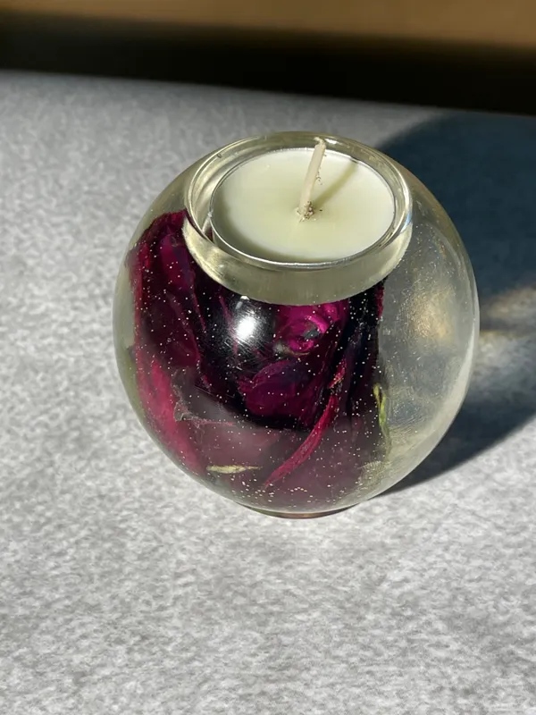 Red_Resin_T-Light_Holder_With_Real_Rose_64_MM