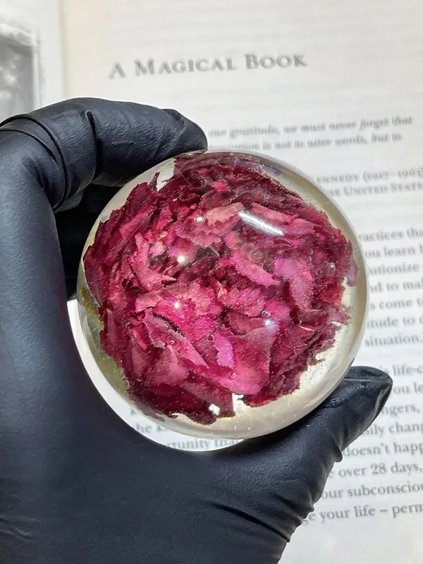 Red_Handmade_Real_Carnation_Resin_Paperweight_Floral_Crystal_Sphere_Desk_Decor