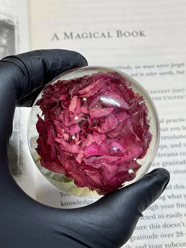 Red_Handmade_Real_Carnation_Resin_Paperweight_Floral_Crystal_Sphere_Desk_Decor