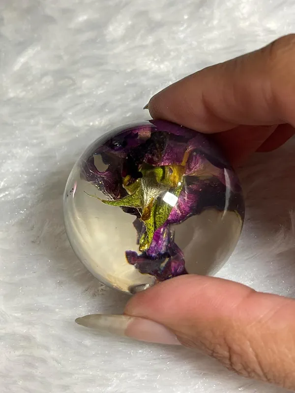 Multicolor_Resin_Rose_Paperweight_Sphere
