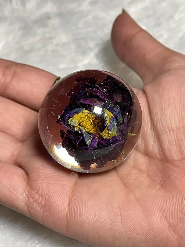 Multicolor_Resin_Rose_Paperweight_Sphere