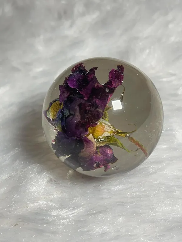 Multicolor_Resin_Rose_Paperweight_Sphere