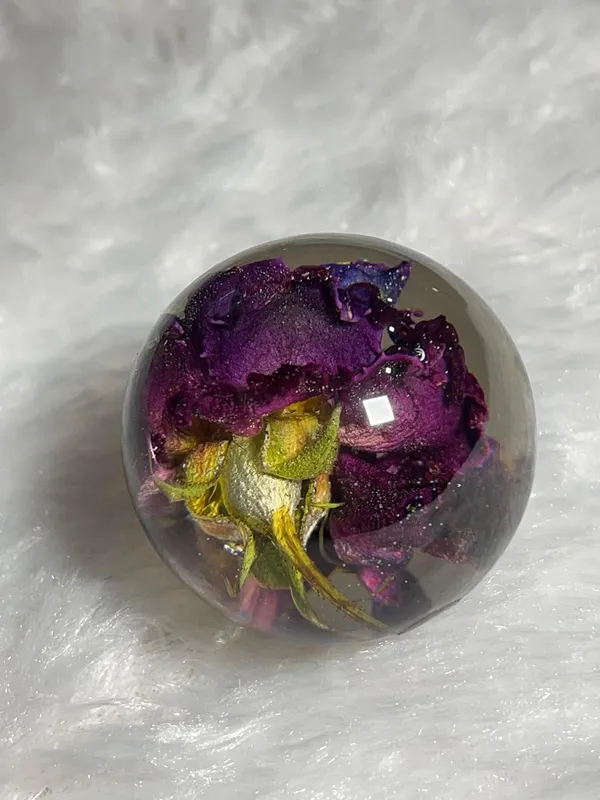 Multicolor_Resin_Rose_Paperweight_Sphere