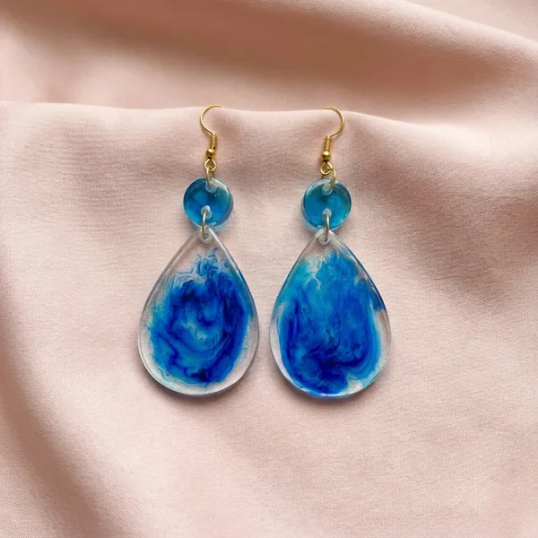 Blue_Resin_Drop_Earrings_For_Women