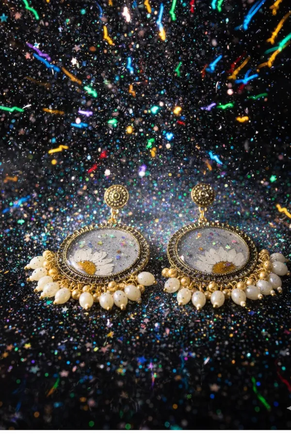 Pearl_White_Daisy_Earring