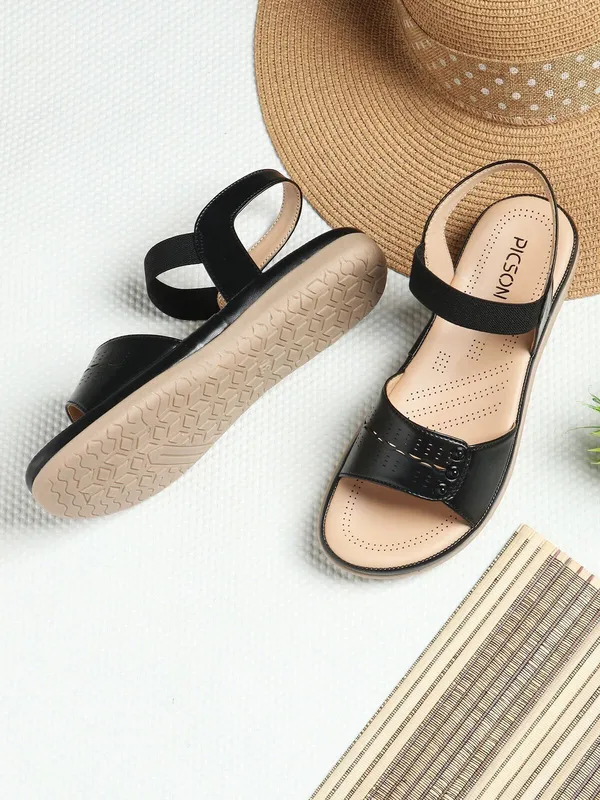 Black_Synthetic_Leather_Premium_Sandal_For_Women