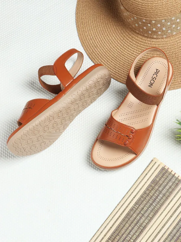 Tan_Synthetic_Leather_Premium_Sandal_For_Women